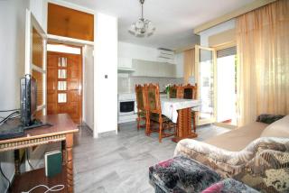 Charming Apartment in Tisno near Beaches - Tisno - 4