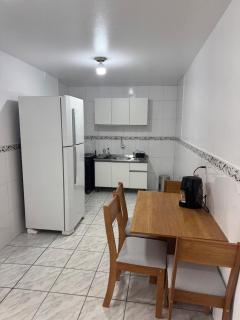 Aceita pet, próximo ao aeroporto e praia do campeche - Florianópolis - 0