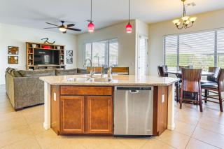 Outdoor Oasis in Goodyear Stay and Play! - Liberty - 3