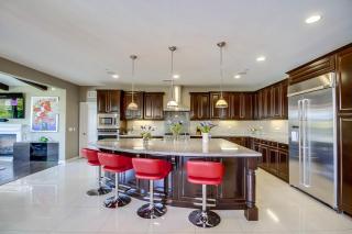 Private Pool Scenic and Spacious Chula Vista Estate - Chula Vista - 5
