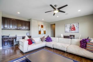 Private Pool Scenic and Spacious Chula Vista Estate - Chula Vista - 1