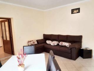 Charming House in Săcele with Garden View + BBQ - Săcele - 6