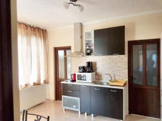 Charming House in Săcele with Garden View + BBQ - Săcele - 5