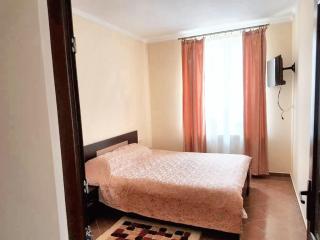 Charming House in Săcele with Garden View + BBQ - Săcele - 4