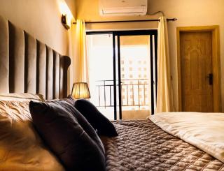 Cozy 1BHK Apartment Near Giga Mall - 3