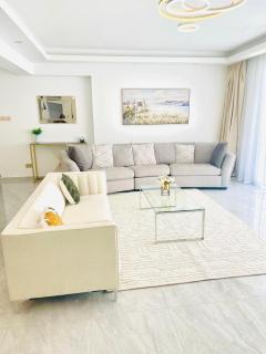 executive vibrant view three bedroom apartment with swimming pool,mordern equipped gym free parking space and, child play area and comforting rooftop with city views - 0