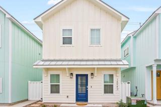 Latitude Adjustment Walk to Beach Newly Built - Padre Island - 9