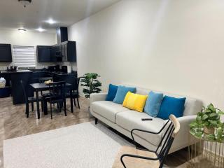 Hummingbird Apt 8 - 9