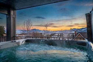 Eden Empire with Hot Tub and Game Room Wkly Disc - 8