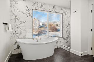 Eden Empire with Hot Tub and Game Room Wkly Disc - Eden - 6