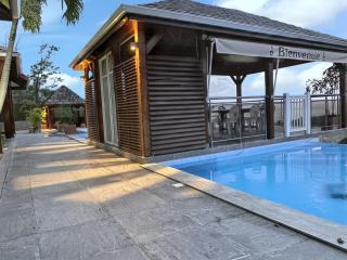 Charmant Bungalow avec vue sur la mer à Marigot, 60 m², piscine. - Vieux-Habitants - 2
