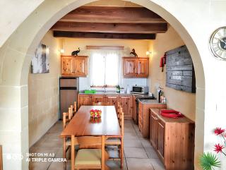 Elegant Villa in Iż-Żebbuġ + Pool - Qala - 4