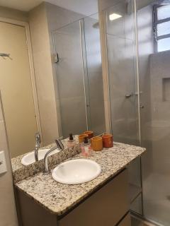 Belo apartamento quarto e sala bem localizado - Porto Alegre - 2