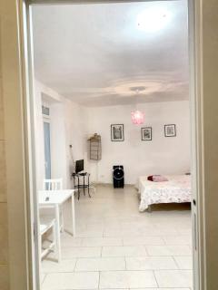 Modern Studio in Bari, historic centre, 40 m², air conditioning - Monopoli - 4