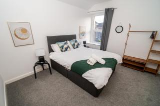 Spacious 3-bed near the city centre - 1
