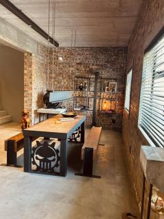 Tether and Tease, The Citadel - Cidade Do Cabo - 7