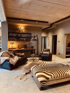 Tether and Tease, The Citadel - Ciudad del Cabo - 0