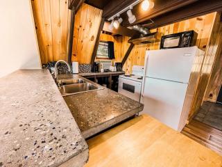 Whispering Waters, Hocking Hills, Hot Tub, Pond - Rockbridge - 8
