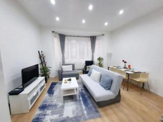 Modern Apartment in Molenbeek-Saint-Jean / 77 m² / Parking - Bruxelas - 0