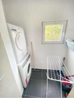 Modern Apartment in Molenbeek-Saint-Jean / 77 m² / Parking - 1