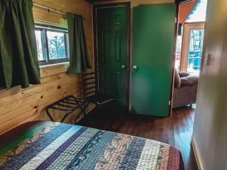 Edgewater Escape, Hocking Hills, Hot Tub, Pond - 7