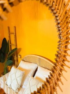 Studio rénové climatisé tout confort - Lit Queen size - emplacement idéal près des plages - 2