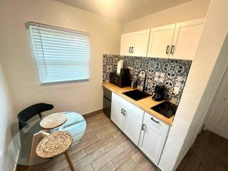 Beautiful Studio 10 Min To Beach 11 - Clearwater - 2
