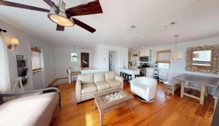 BEST BEACH Cottage Two Gorgeous Ocean Views - Renovated Like POTTERY BARN - Beach Steps Away - 7