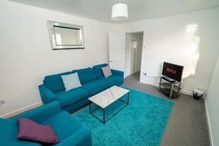 Work & Relax - 3 bedroom house with off-road parking - Swansea - 8