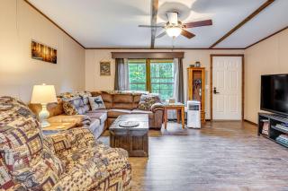 4 Mi to Lake Francis Peaceful Pittsburg Home - 6