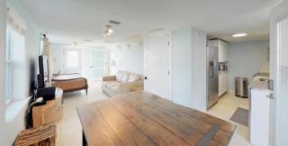 Cottage Four DIRECT OCEANFRONT Romantic Cottage Best Beach - Walk to Restaurants - Downtown only 5 Miles - 5