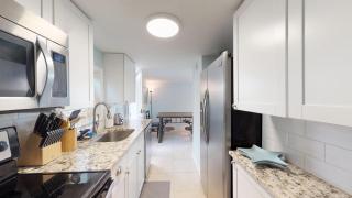 Cottage Four DIRECT OCEANFRONT Romantic Cottage Best Beach - Walk to Restaurants - Downtown only 5 Miles - 4