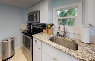 Cottage Four DIRECT OCEANFRONT Romantic Cottage Best Beach - Walk to Restaurants - Downtown only 5 Miles - Saint Augustine Beach - 1