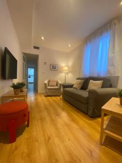2 Bedroom Virgen de Begoña - Sevilla - 5