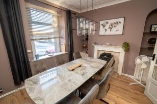 Cozy 2-Bed Home Near Swansea Stadium & City Centre - Swansea - 6
