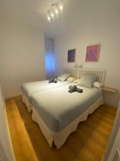 2 Bedroom Virgen de Begoña - Sevilla - 3