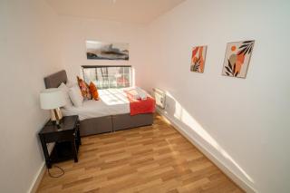Cozy and Modern 2-bed apartment - 5