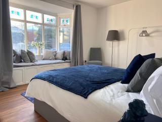 Rose House- 6 bedrooms -  - 0