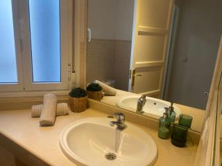 2 Bedroom Virgen de Begoña - Sevilla - 1
