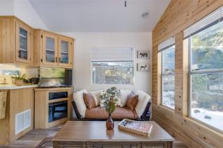 Minimalist Hideaway - Packwood - 9