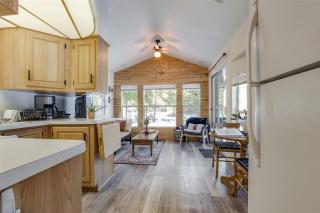 Minimalist Hideaway - Packwood - 1