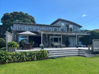 Coro Beach Haven - Hahei Holiday Home - 0