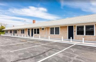 Water's edge renovated Condo with Marina Views - Truro - 7