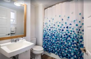 Water's edge renovated Condo with Marina Views - Truro - 2