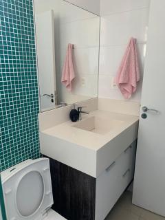 Suíte para duas pessoas em apartamento familiar - Itapema - 1