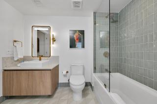 Chic 1 Bedroom steps from Kaseya center -Daily resort fee and parking not included - Miami - 1