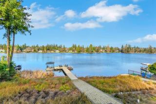 4BR 4BA Modern Lakefront Lodge - 8
