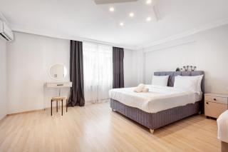 Charming Spacious 4 Big rooms with Sweet king beds - Istanbul - 0