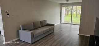 3BR Spacious Home with Backyard - Houston - 4