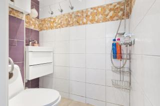 Apartment 20 minutes from City Center w Coffee, Tea, TV, and Parking - Bratislava - 7